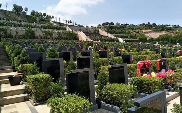 西园公墓是否提供墓碑刻字服务？