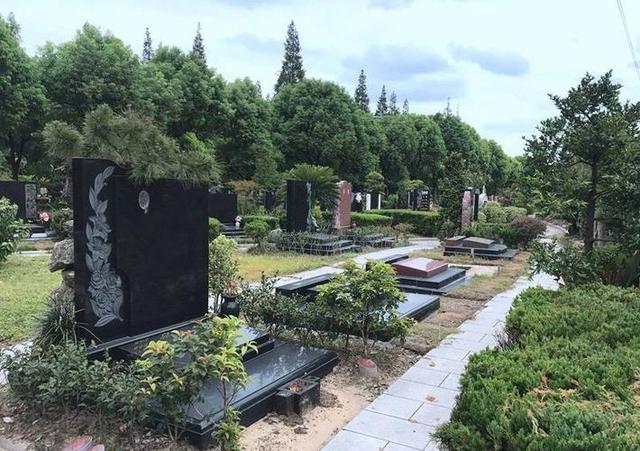 天津西园公墓服务是否提供墓地扩建服务？