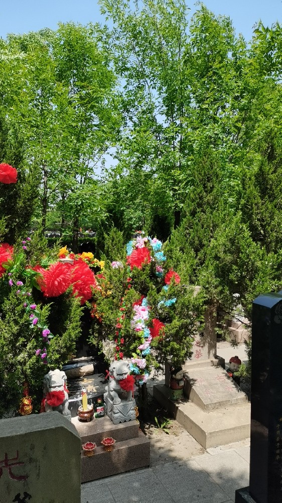 西园公墓安葬服务（天津西园公墓安葬有遮阳伞吗？）